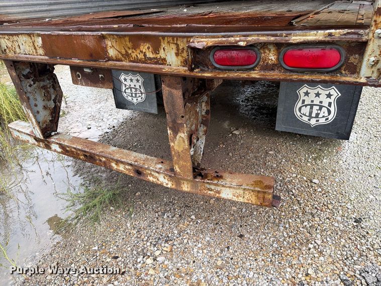 image for item DT3014 1998 Fruehuaf dry van trailer