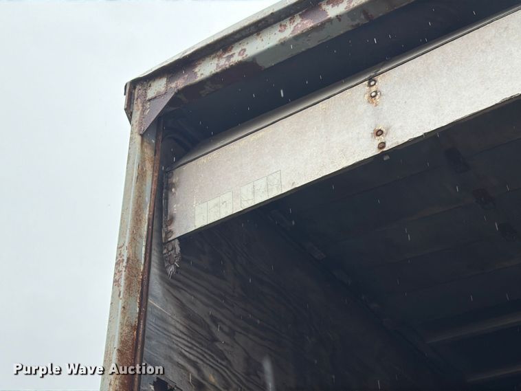 image for item DT3014 1998 Fruehuaf dry van trailer