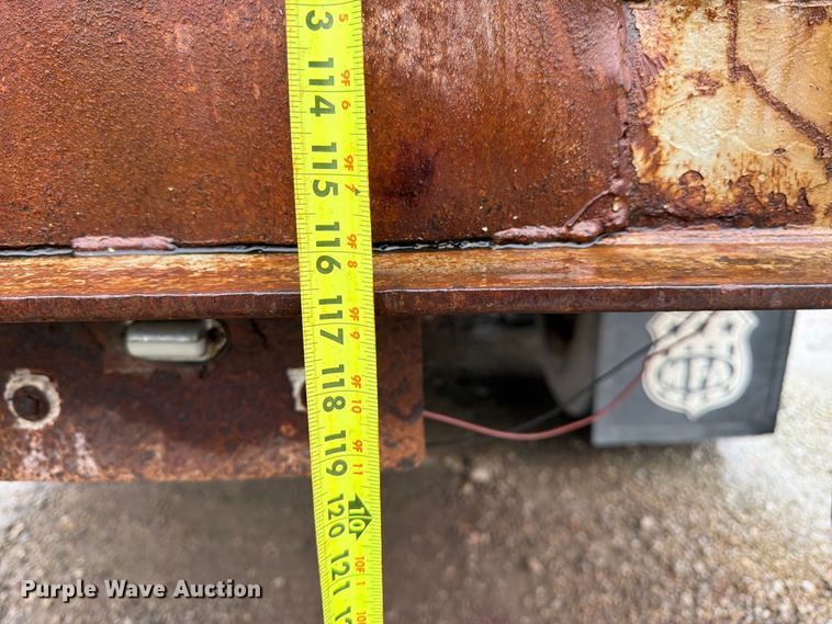 image for item DT3014 1998 Fruehuaf dry van trailer