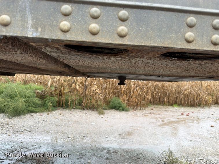 image for item DT3014 1998 Fruehuaf dry van trailer