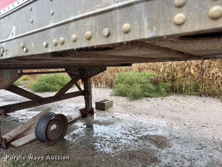 image for item DT3014 1998 Fruehuaf dry van trailer