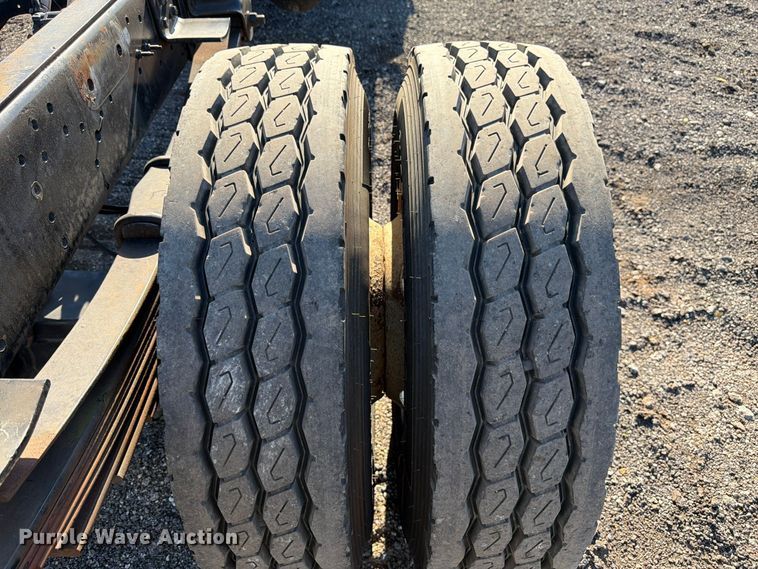 image for item DT3088 2007 GMC C7500 truck cab and chassis