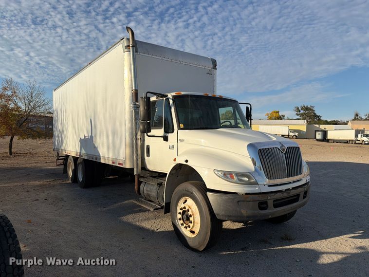 image for item EA0597 2006 International 4400 box truck