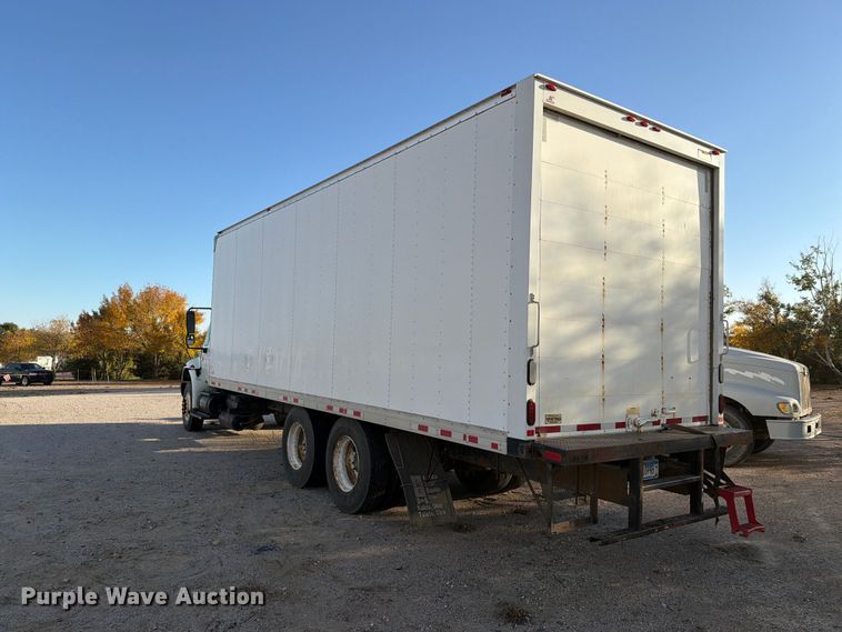 image for item EA0597 2006 International 4400 box truck