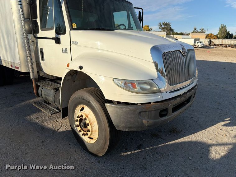 image for item EA0597 2006 International 4400 box truck