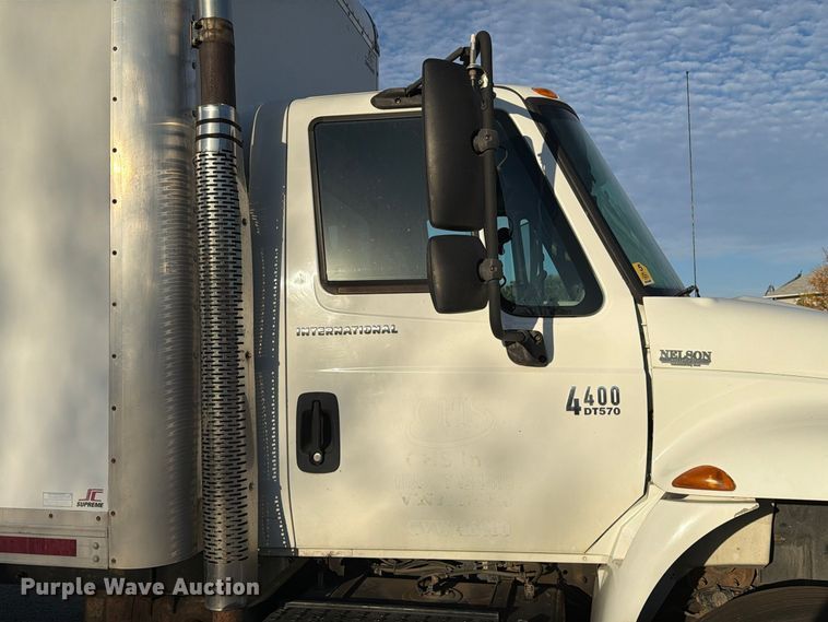 image for item EA0597 2006 International 4400 box truck
