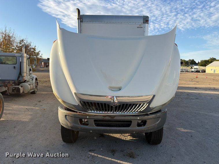 image for item EA0597 2006 International 4400 box truck