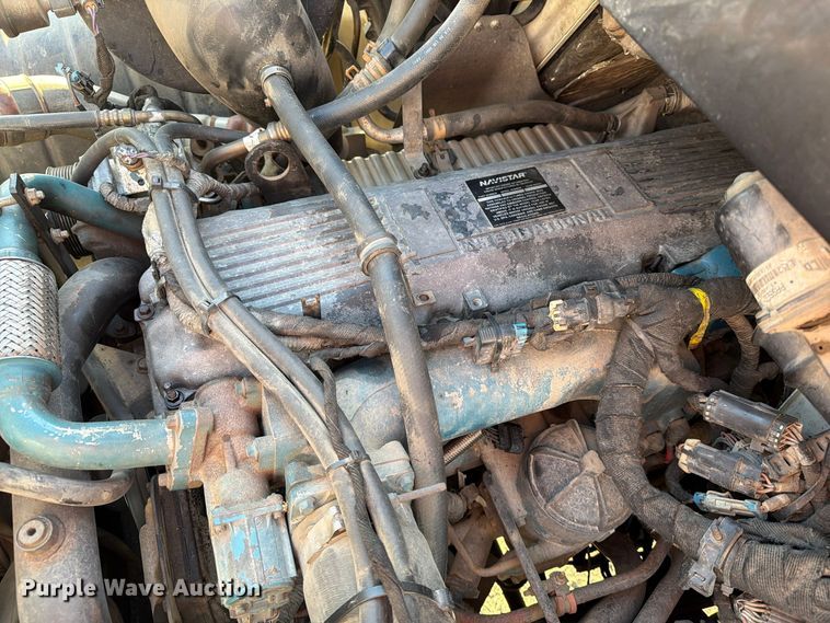image for item EA0597 2006 International 4400 box truck
