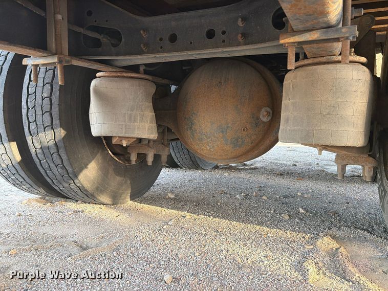 image for item EA0597 2006 International 4400 box truck