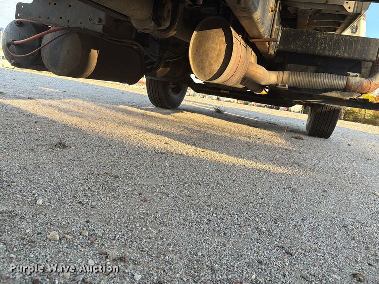 image for item EA0597 2006 International 4400 box truck