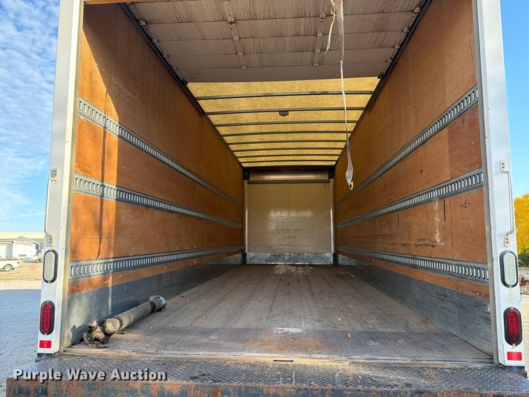 image for item EA0597 2006 International 4400 box truck