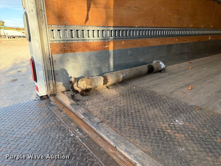 image for item EA0597 2006 International 4400 box truck