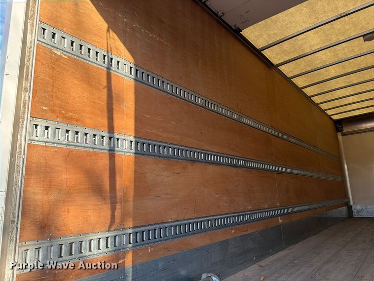 image for item EA0597 2006 International 4400 box truck