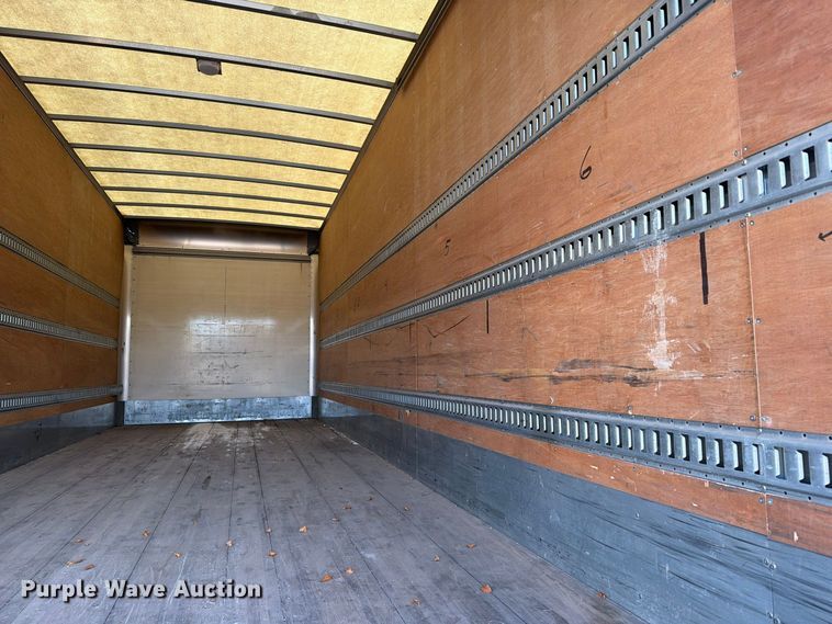 image for item EA0597 2006 International 4400 box truck
