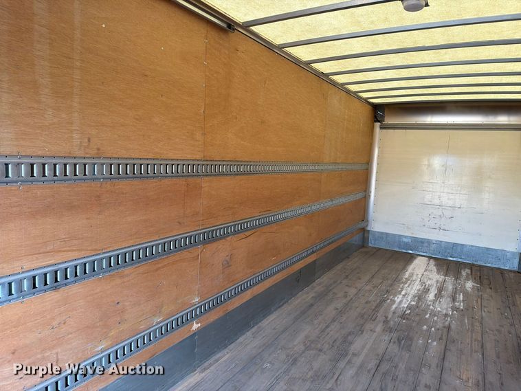 image for item EA0597 2006 International 4400 box truck