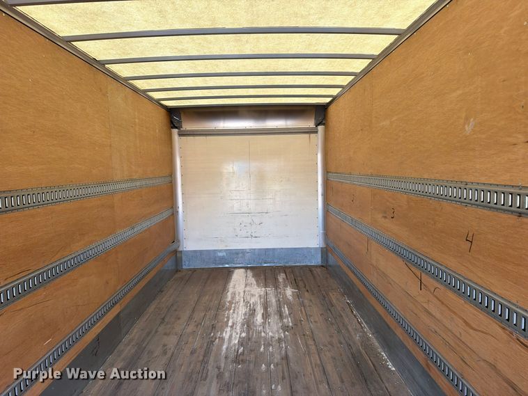 image for item EA0597 2006 International 4400 box truck