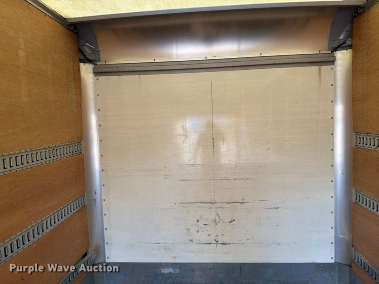 image for item EA0597 2006 International 4400 box truck