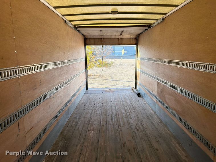 image for item EA0597 2006 International 4400 box truck