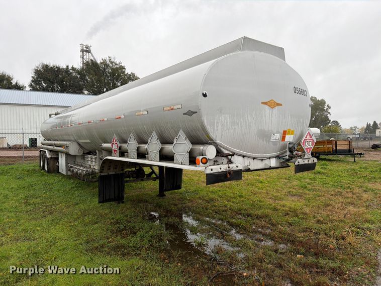 image for item EA0599 2005 Beall BAST-95-4-DC tank trailer