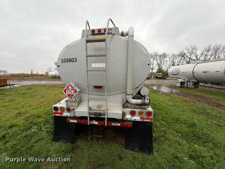 image for item EA0599 2005 Beall BAST-95-4-DC tank trailer