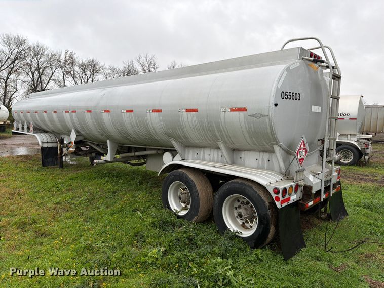 image for item EA0599 2005 Beall BAST-95-4-DC tank trailer