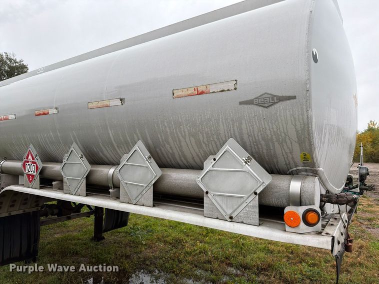 image for item EA0599 2005 Beall BAST-95-4-DC tank trailer