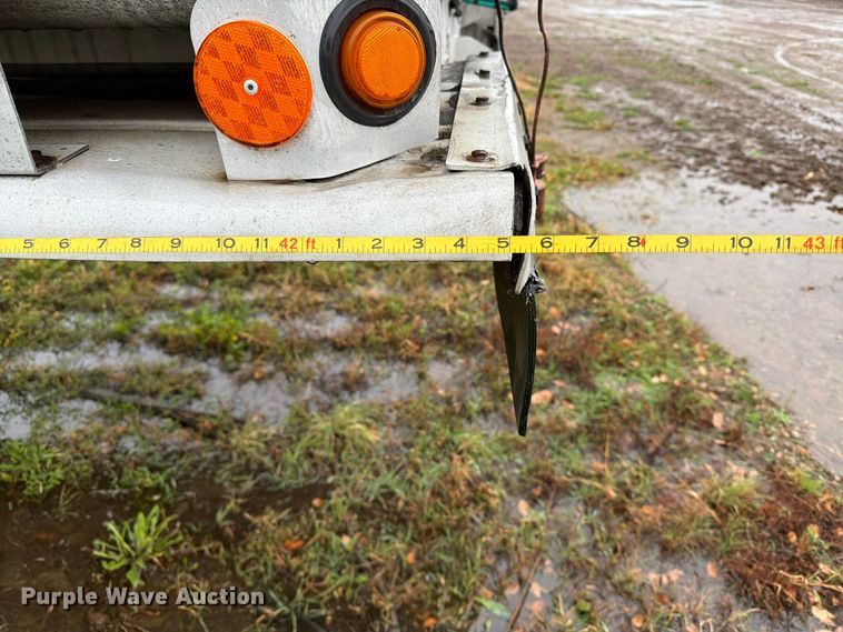 image for item EA0599 2005 Beall BAST-95-4-DC tank trailer