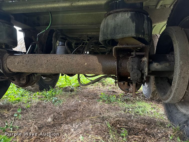 image for item EA0599 2005 Beall BAST-95-4-DC tank trailer