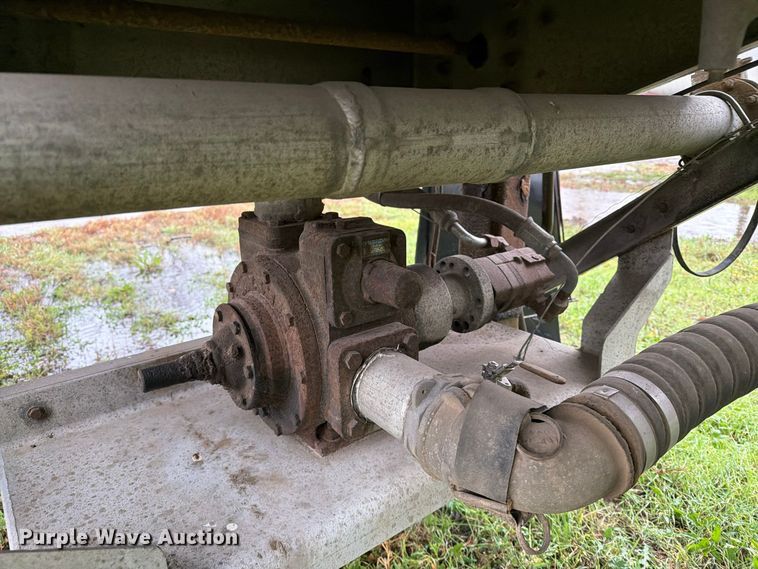image for item EA0599 2005 Beall BAST-95-4-DC tank trailer
