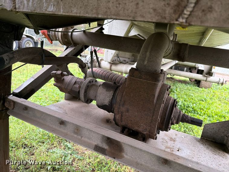 image for item EA0599 2005 Beall BAST-95-4-DC tank trailer