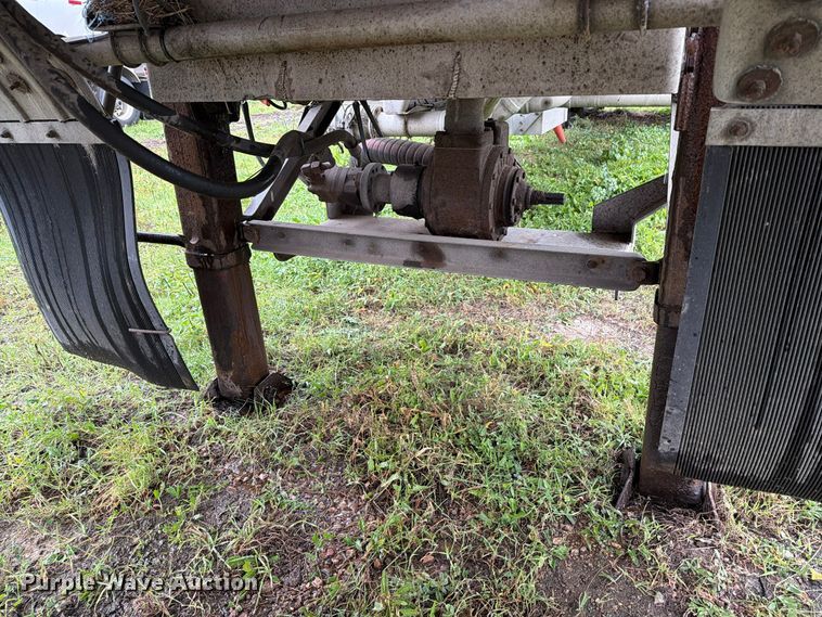 image for item EA0599 2005 Beall BAST-95-4-DC tank trailer