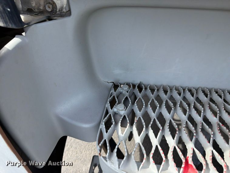 image for item EL2674 2008 GMC T7500 truck cab and chassis