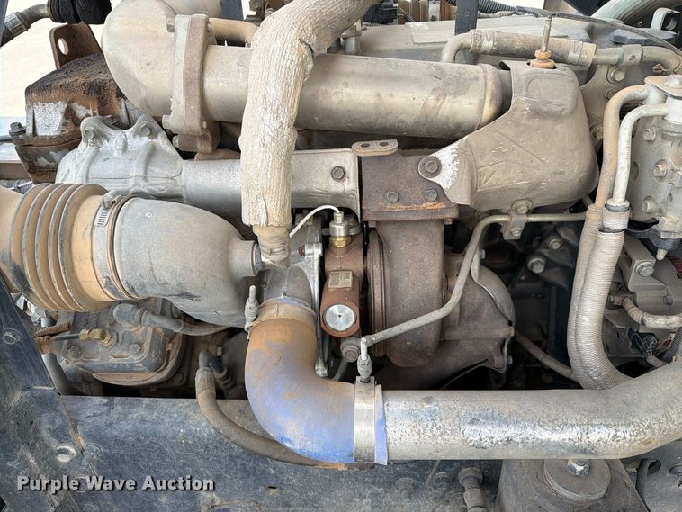 image for item EL2674 2008 GMC T7500 truck cab and chassis