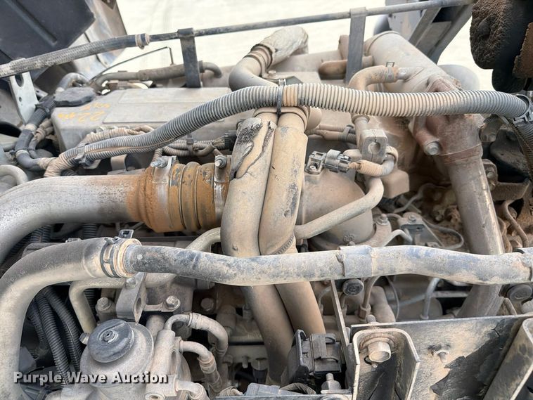 image for item EL2674 2008 GMC T7500 truck cab and chassis