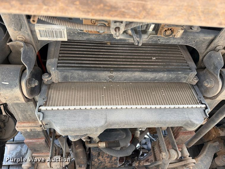 image for item EL2674 2008 GMC T7500 truck cab and chassis