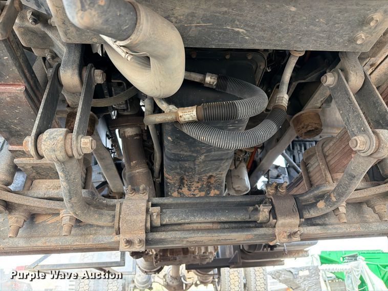image for item EL2674 2008 GMC T7500 truck cab and chassis