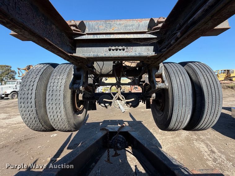 image for item EP3091 2003 Peterbilt 379 log truck