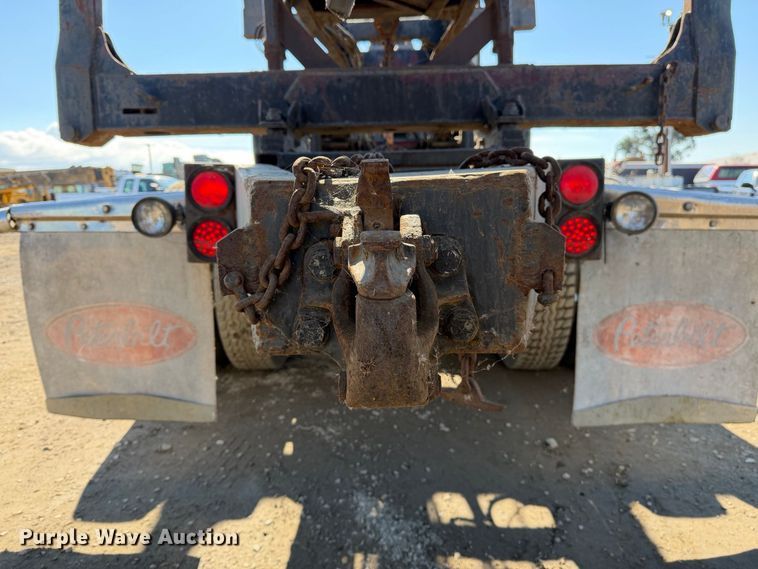 image for item EP3091 2003 Peterbilt 379 log truck