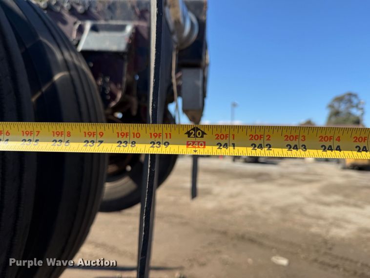 image for item EP3091 2003 Peterbilt 379 log truck