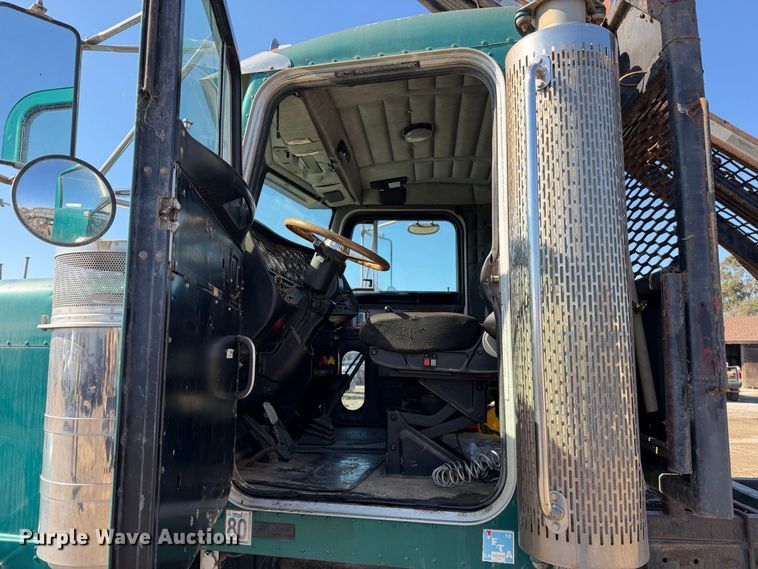 image for item EP3091 2003 Peterbilt 379 log truck
