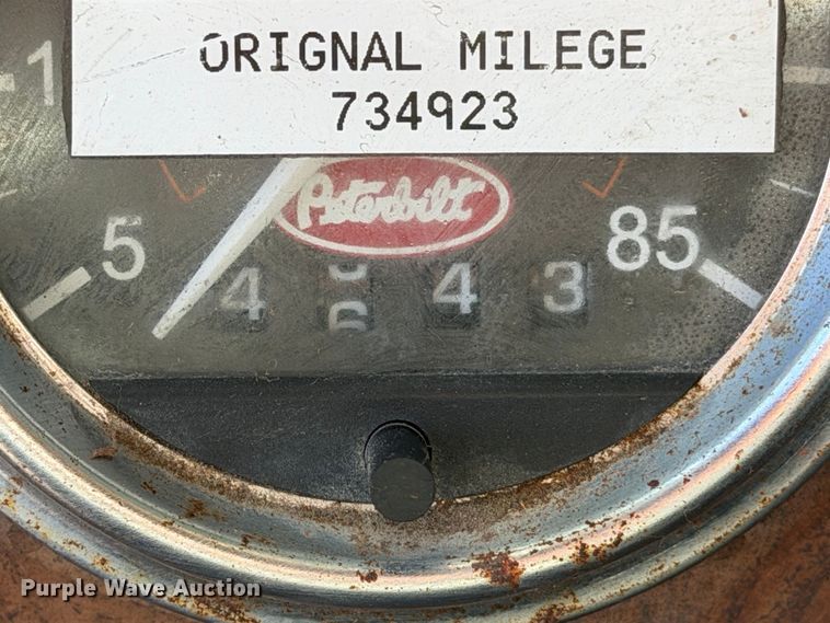 image for item EP3091 2003 Peterbilt 379 log truck