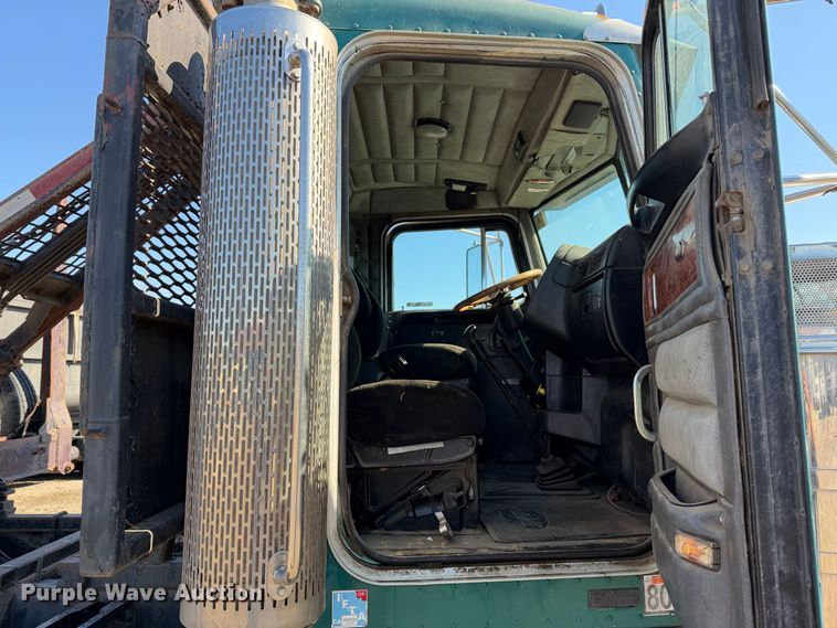 image for item EP3091 2003 Peterbilt 379 log truck