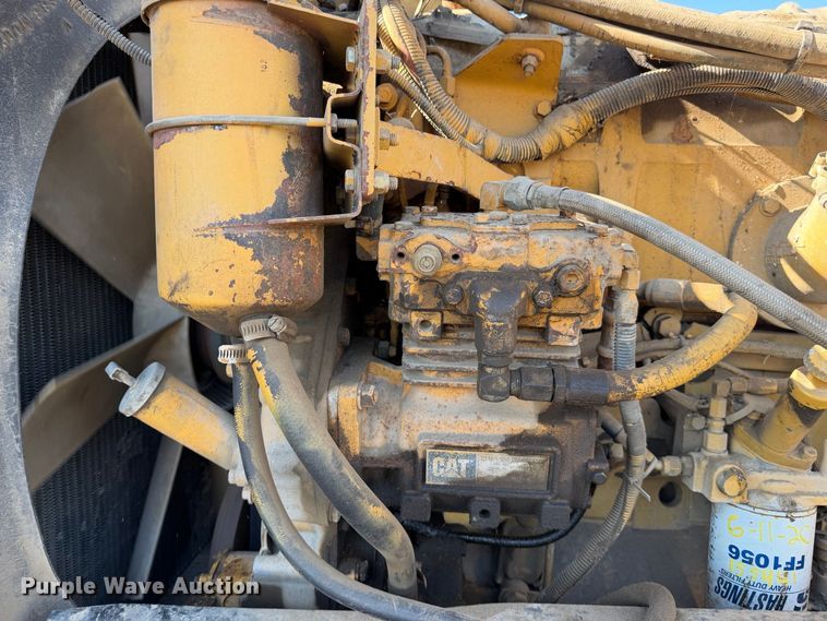image for item EP3091 2003 Peterbilt 379 log truck
