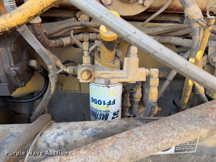 image for item EP3091 2003 Peterbilt 379 log truck