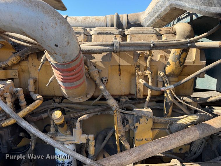 image for item EP3091 2003 Peterbilt 379 log truck
