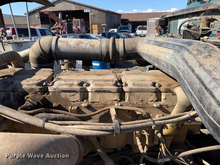 image for item EP3091 2003 Peterbilt 379 log truck