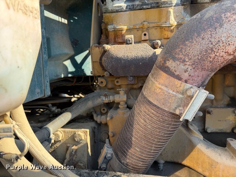image for item EP3091 2003 Peterbilt 379 log truck
