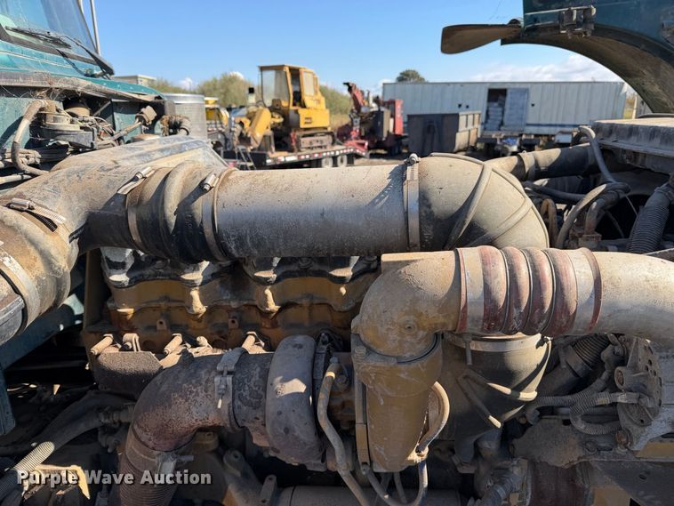 image for item EP3091 2003 Peterbilt 379 log truck