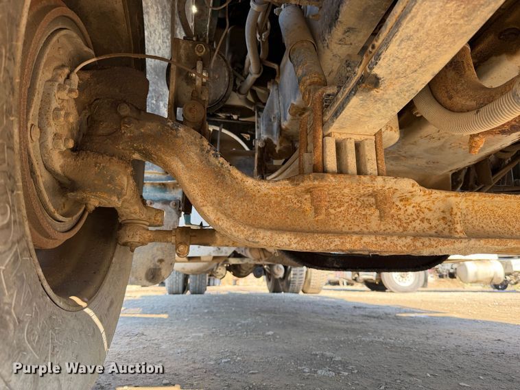 image for item EP3091 2003 Peterbilt 379 log truck