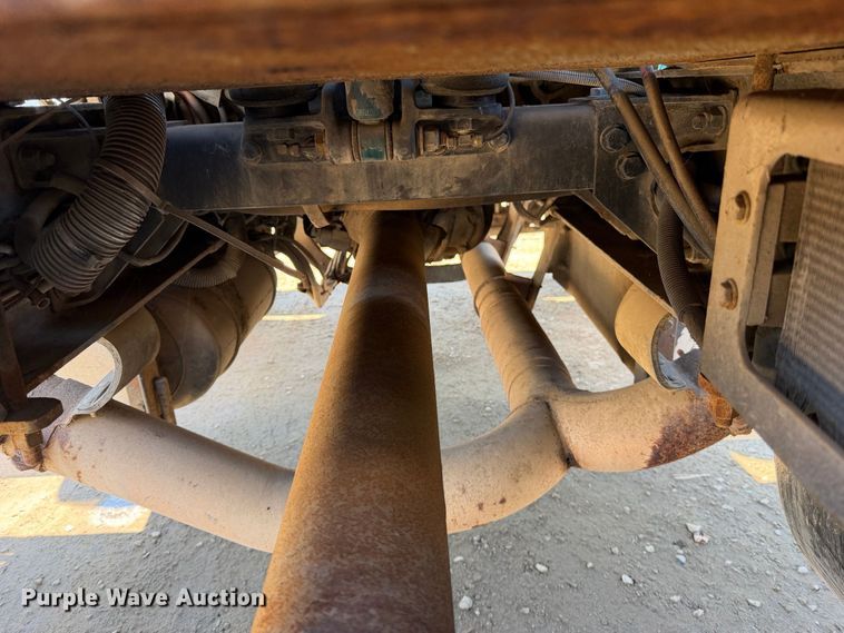 image for item EP3091 2003 Peterbilt 379 log truck
